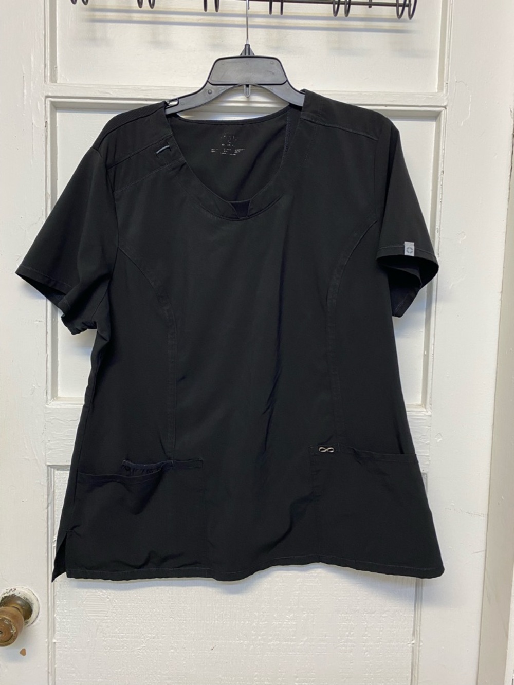 Cherokee Infinity Women's 3-Pocket STRETCH Round Neck Scrub Top size XL bust 24”